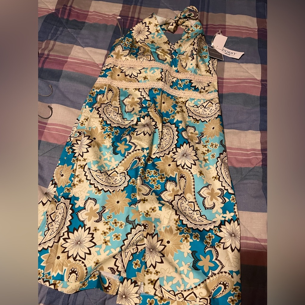 Dress - Picture 3 of 4